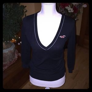 Navy blue v-neck sweater in GUC